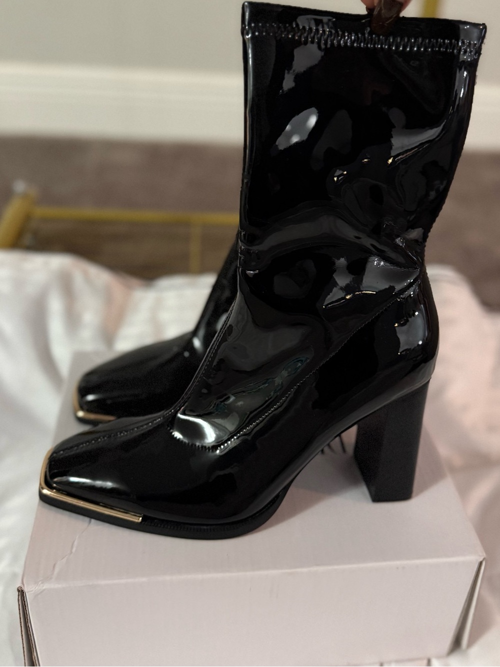 Dream Pairs Black Patent Pointed Toe Block Heel Ankle Boots 7.5 US women